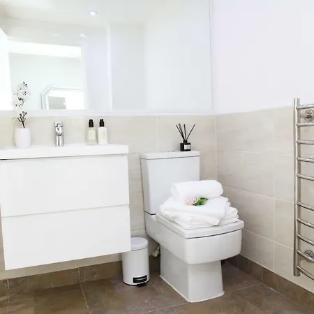 Elite Luxury Leeds City *
