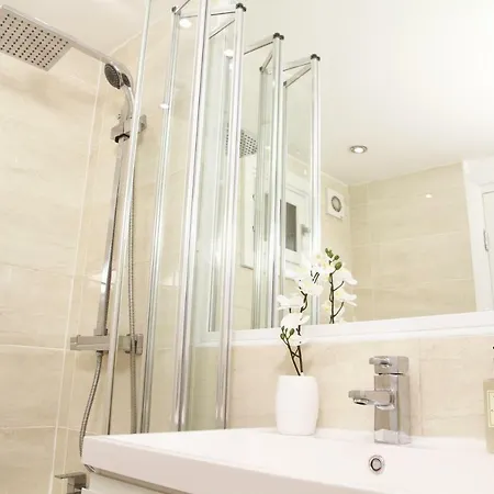 Elite Luxury Leeds City Leeds (West Yorkshire)